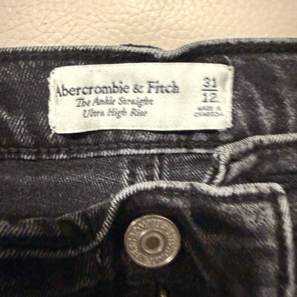Abercrombie & Fitch Black Distressed Straight-Leg Jeans - Picture 6 of 7